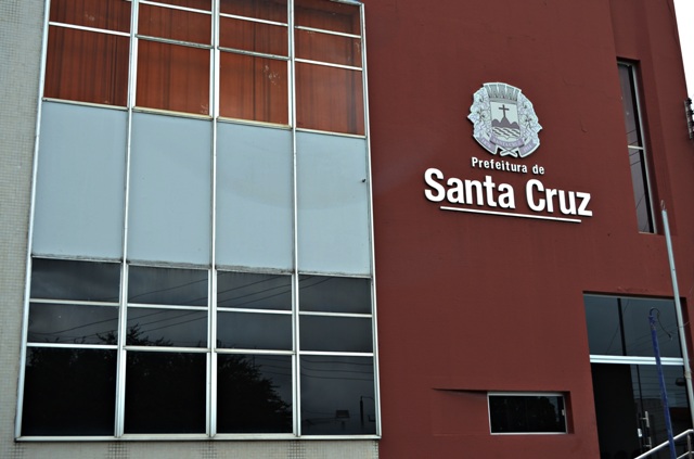 Prefeitura de Santa Cruz lança dois novos editais convocando médicos e professora
