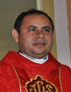 padre-vicente-fernandes-neto-4-231x300