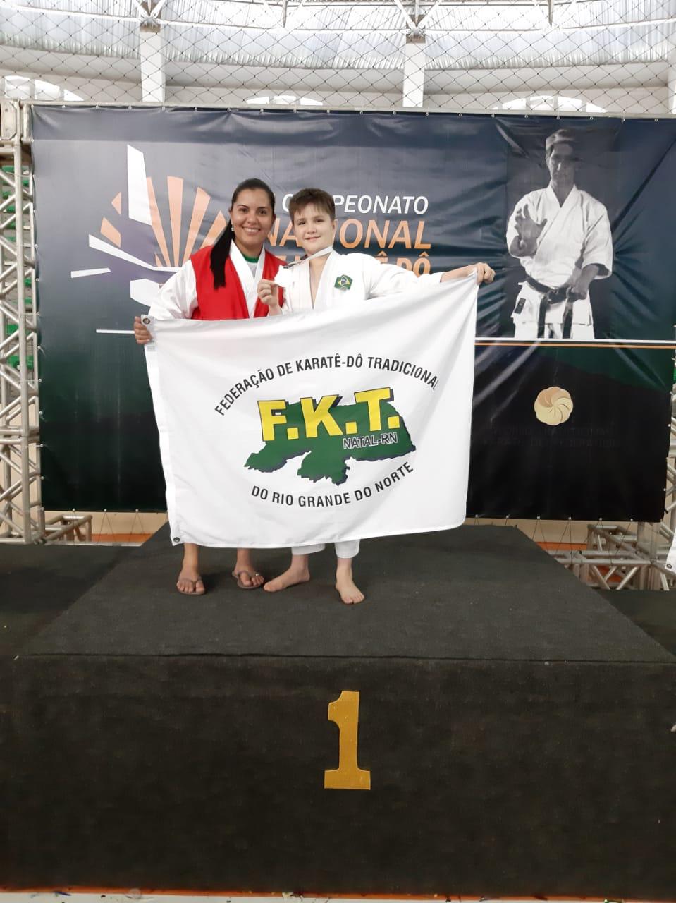 Os_alunos_do_CEI_Zona_Sul_participaram_do_VI_Campeonato_Nacional_de_Karat-d_Tradicional_e_todos_foram_medalhistas